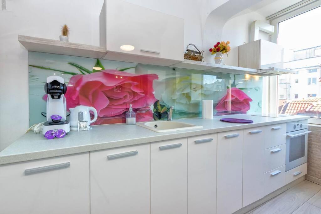 Sunny 2-Bedroom Maisonette Varna & Parking 外观 照片